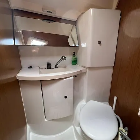 Dream Boat Hotel en barco